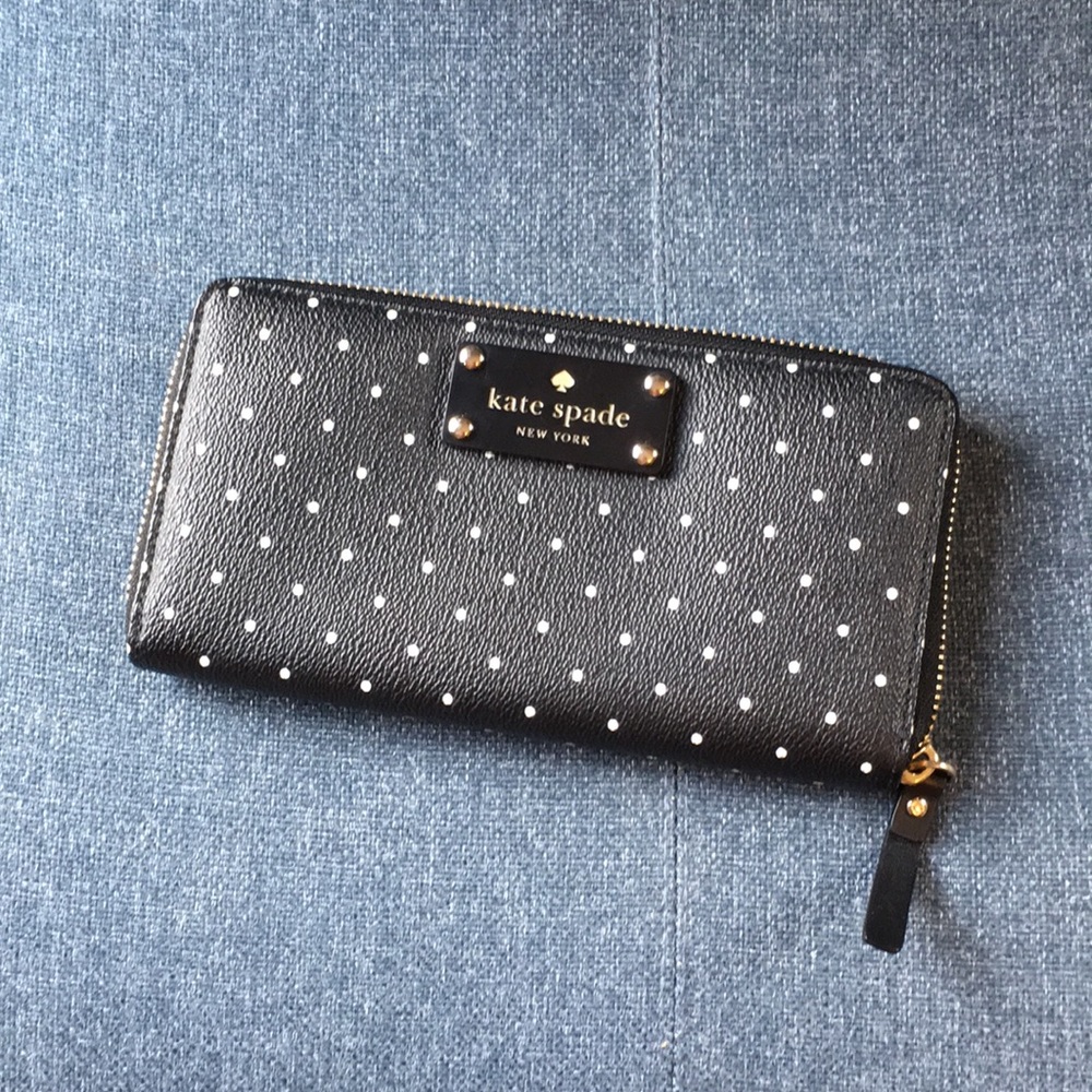 Kate Spade zip around wallet